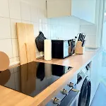 Cosyhomes24 - Centrally With Parking Space, Living And Balcony - Ge11c