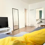 Cosyhomes24 - Centrally With Parking Space, Living And Balcony - Ge11c 겔젠키르헨