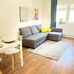 아파트 Cosyhomes24 - Centrally With Parking Space, Living And Balcony - Ge11c *
