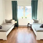 Cosyhomes24 - Centrally With Parking Space, Living And Balcony - Ge11c 아파트 *