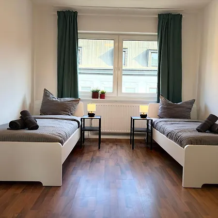 Cosyhomes24 - Centrally With Parking Space, Living And Balcony - Ge11c *