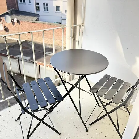 Cosyhomes24 - Centrally With Parking Space, Living And Balcony - Ge11c